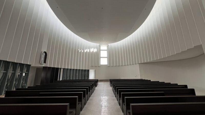 17 Interno vista altare