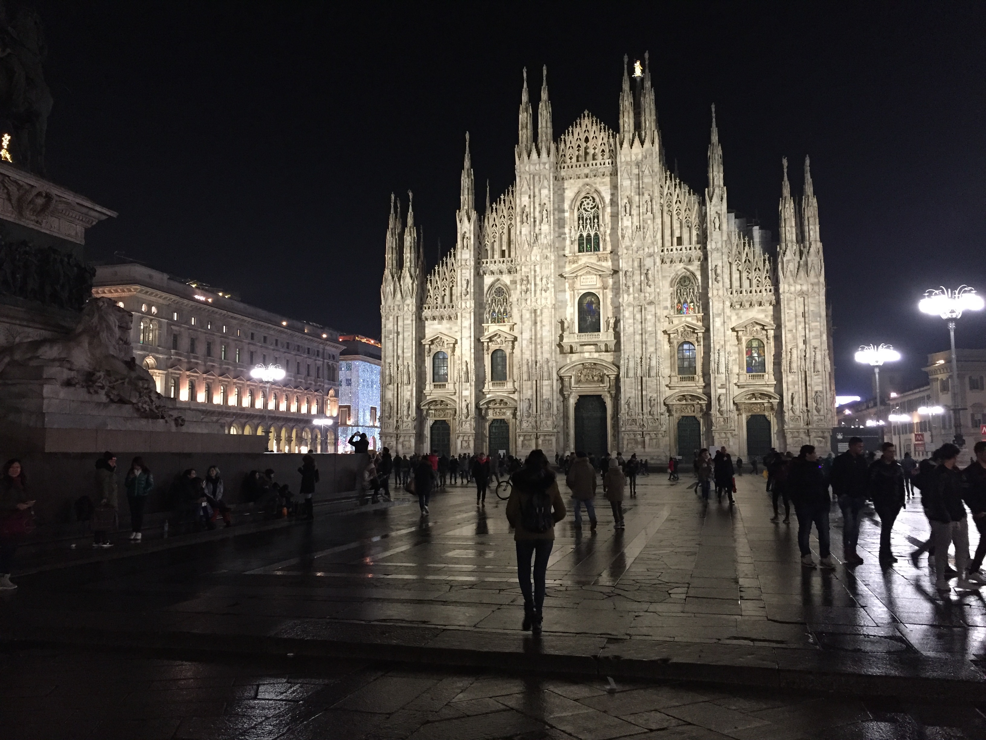 Il nuovo abito luminoso del Duomo di Milano