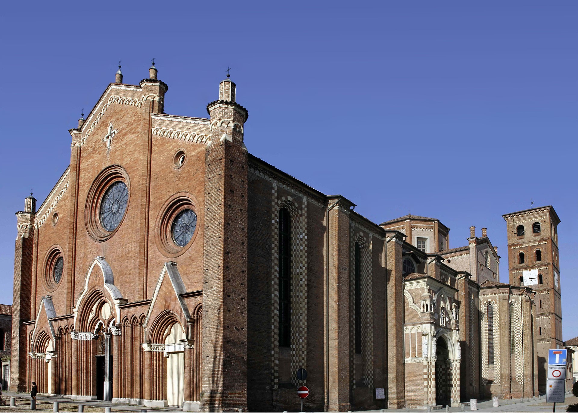 Cattedrale Santa Maria Assunta e San Gottardo Asti