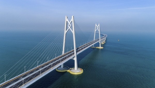 Orgoglio cinese: inaugurato il ponte più lungo del mondo