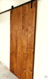 Porta scorrevole in legno massello invecchiato – barn doors