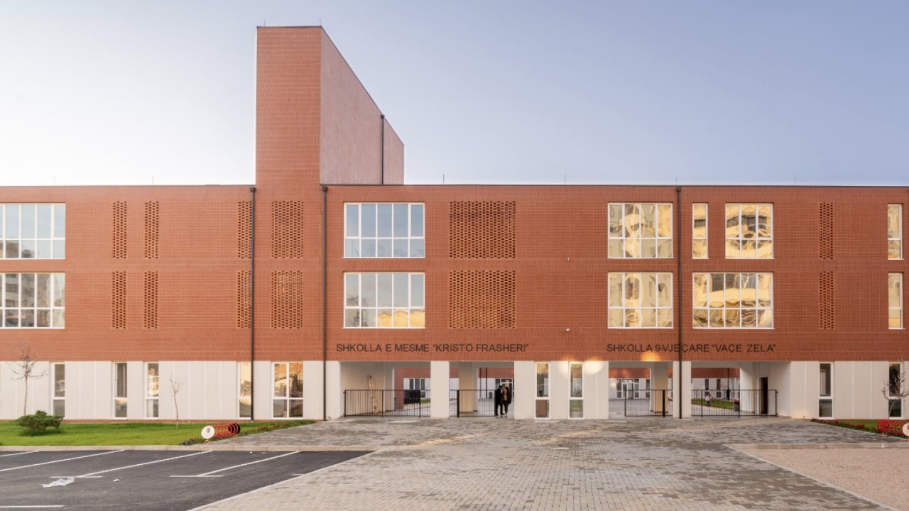 Tre Nuove Scuole Per Tirana
