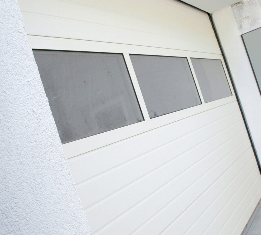 Portone-sezionale-da-garage-ARES-Stucco-bianco-C21-Visa-min