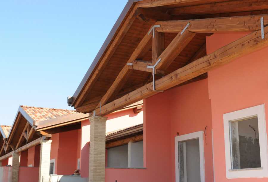 villini-a-schiera-con-tetto-in-castagno