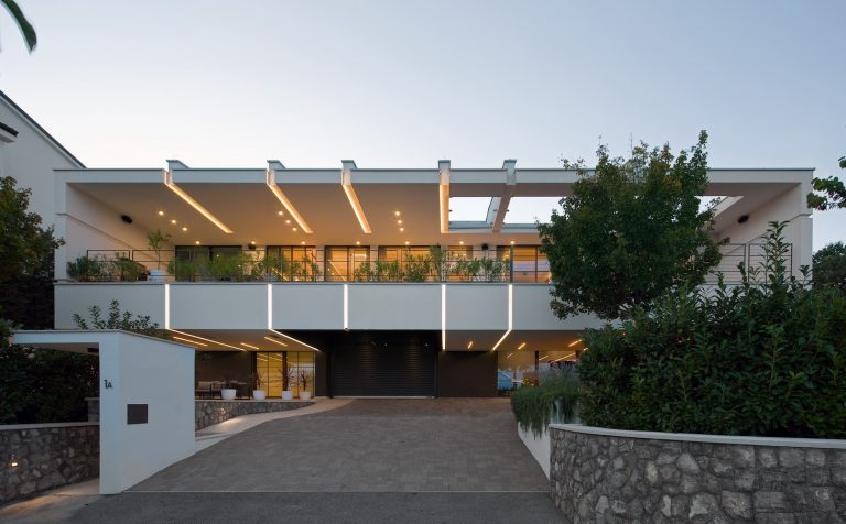 Il radiatore Saturn di Antrax IT per un’architettura contemporanea sulla costa istriana