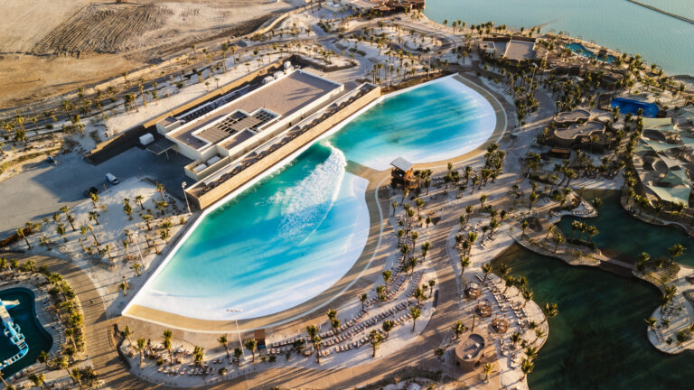 Myrtha Pools entra nel mercato delle surf lagoon
