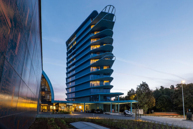 L’orizzonte dell’ospitalità consapevole: il voco™ Brussels City North come manifesto di architettura rigenerativa