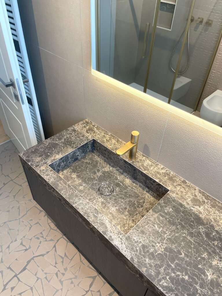 Il design sposa la personalità: Zazzeri nel progetto dei bagni di CASA FM firmato IUSE Design