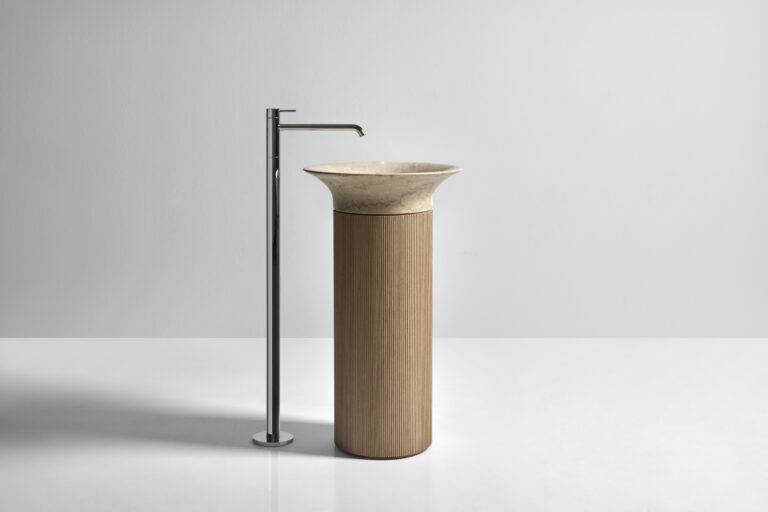 LILIUM: il lavabo freestanding di design tra forma scultorea, materiali naturali e artigianalità sartoriale
